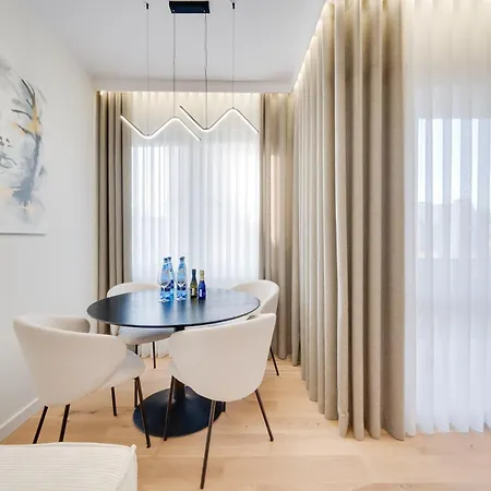 Classy Royal By Oneapartments شقة *